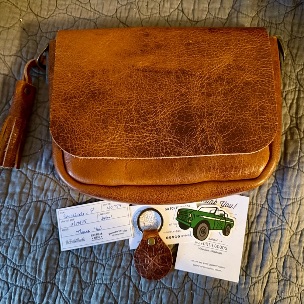 Go Forth Goods Small Kindle Satchel in Peanut Bison
